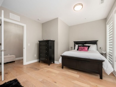 Immaculate and better than new, this 2nd-floor end-unit condo in on Little Turtle Golf Club in Ohio - for sale on GolfHomes.com, golf home, golf lot