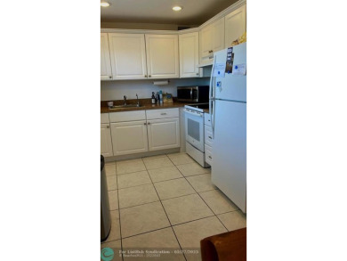 Welcome to this charming 2 bedrooms and 2 full bathrooms. first on Kings Point Golf -Flanders Way in Florida - for sale on GolfHomes.com, golf home, golf lot