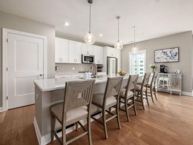 Immaculate and better than new, this 2nd-floor end-unit condo in on Little Turtle Golf Club in Ohio - for sale on GolfHomes.com, golf home, golf lot