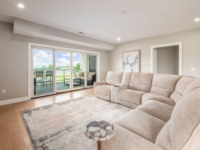 Immaculate and better than new, this 2nd-floor end-unit condo in on Little Turtle Golf Club in Ohio - for sale on GolfHomes.com, golf home, golf lot