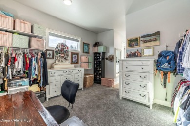 Hayden Lake Country Club Beauty! Turn-key Custom Golf Course on Hayden Lake Country Club in Idaho - for sale on GolfHomes.com, golf home, golf lot