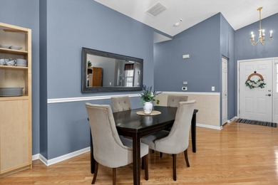 Beautifully Maintained End-Unit Ranch with Numerous Updates on Mistwood Golf Club in Illinois - for sale on GolfHomes.com, golf home, golf lot