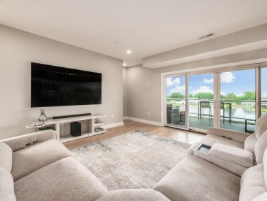 Immaculate and better than new, this 2nd-floor end-unit condo in on Little Turtle Golf Club in Ohio - for sale on GolfHomes.com, golf home, golf lot
