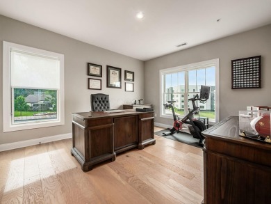 Immaculate and better than new, this 2nd-floor end-unit condo in on Little Turtle Golf Club in Ohio - for sale on GolfHomes.com, golf home, golf lot
