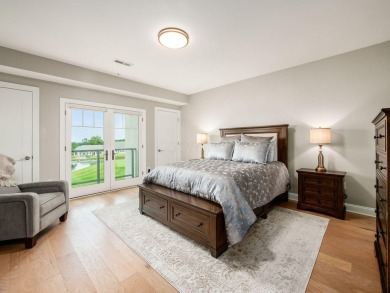Immaculate and better than new, this 2nd-floor end-unit condo in on Little Turtle Golf Club in Ohio - for sale on GolfHomes.com, golf home, golf lot