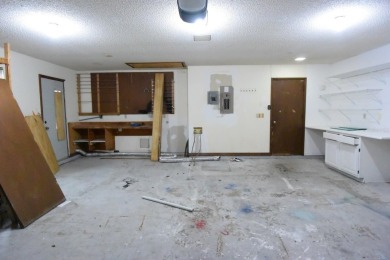 One or more photo(s) has been virtually staged. Welcome to your on Heather Golf and Country Club in Florida - for sale on GolfHomes.com, golf home, golf lot