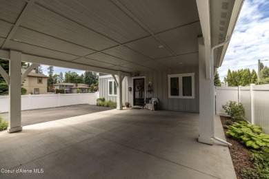 Hayden Lake Country Club Beauty! Turn-key Custom Golf Course on Hayden Lake Country Club in Idaho - for sale on GolfHomes.com, golf home, golf lot