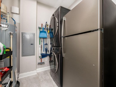 Immaculate and better than new, this 2nd-floor end-unit condo in on Little Turtle Golf Club in Ohio - for sale on GolfHomes.com, golf home, golf lot