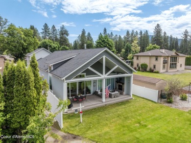Hayden Lake Country Club Beauty! Turn-key Custom Golf Course on Hayden Lake Country Club in Idaho - for sale on GolfHomes.com, golf home, golf lot