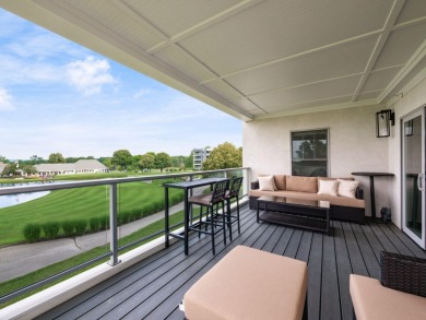 Immaculate and better than new, this 2nd-floor end-unit condo in on Little Turtle Golf Club in Ohio - for sale on GolfHomes.com, golf home, golf lot