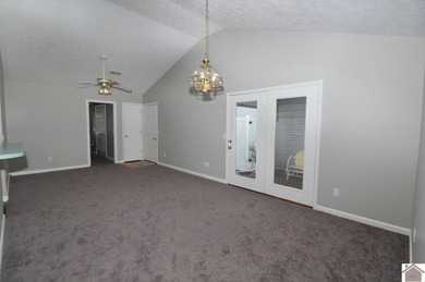 This beautifully updated patio home offers the perfect blend of on Arrowhead Golf Club in Kentucky - for sale on GolfHomes.com, golf home, golf lot