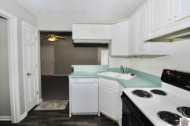 This beautifully updated patio home offers the perfect blend of on Arrowhead Golf Club in Kentucky - for sale on GolfHomes.com, golf home, golf lot