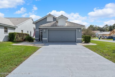 Welcome to the serene GlenLakes golf lifestyle! This move-in on Glen Lakes Country Club in Florida - for sale on GolfHomes.com, golf home, golf lot