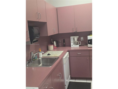 WELL KEPT 2BEDROOM 2 BATHROOM FOR 55+ALL FURNISHED .HOA INCLUDE on Inverrary Country Club in Florida - for sale on GolfHomes.com, golf home, golf lot