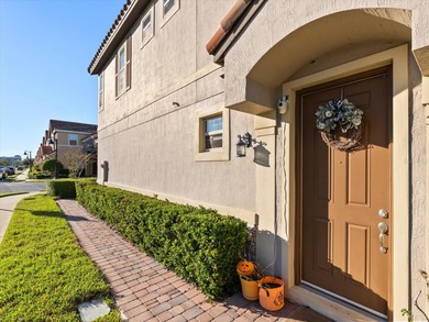 Short Sale. Beautiful CORNER LOT townhome located in amazing on Eagle Creek Golf Club in Florida - for sale on GolfHomes.com, golf home, golf lot