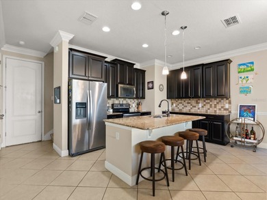 Short Sale. Beautiful CORNER LOT townhome located in amazing on Eagle Creek Golf Club in Florida - for sale on GolfHomes.com, golf home, golf lot