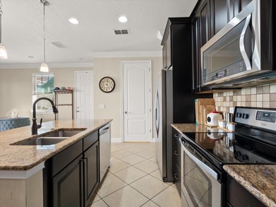 Short Sale. Beautiful CORNER LOT townhome located in amazing on Eagle Creek Golf Club in Florida - for sale on GolfHomes.com, golf home, golf lot