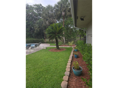 WELL KEPT 2BEDROOM 2 BATHROOM FOR 55+ALL FURNISHED .HOA INCLUDE on Inverrary Country Club in Florida - for sale on GolfHomes.com, golf home, golf lot