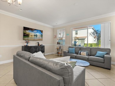 Short Sale. Beautiful CORNER LOT townhome located in amazing on Eagle Creek Golf Club in Florida - for sale on GolfHomes.com, golf home, golf lot