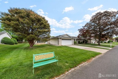 Public: Discover easy one-level living in this charming end unit on Clearbrook Golf Club in New Jersey - for sale on GolfHomes.com, golf home, golf lot