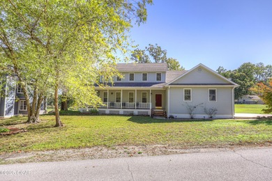 Welcome to this 4-bedroom, 2 1/2-bath Briarbrook beauty. The on Briarbrook Golf Course in Missouri - for sale on GolfHomes.com, golf home, golf lot