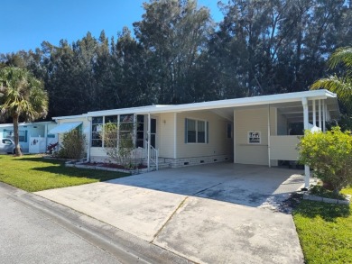 CHARMING COTTAGE HOME WITH PRIVATE BACK YARD! NEW VINYL PLANK on Vista Plantation Golf Club in Florida - for sale on GolfHomes.com, golf home, golf lot