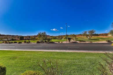 Beautifully updated 3 bed, 2 bath townhome situated in the on Green Spring Country Club in Utah - for sale on GolfHomes.com, golf home, golf lot