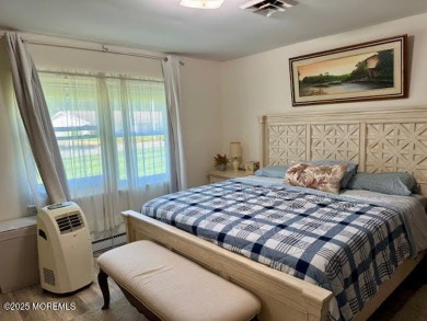 Welcome to this well-maintained Baronet model nestled in the on Greenbriar Woodlands in New Jersey - for sale on GolfHomes.com, golf home, golf lot