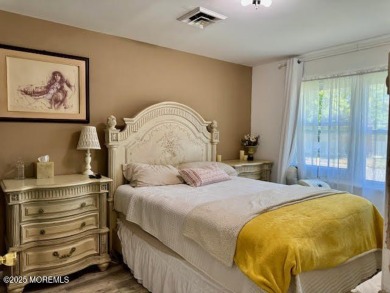 Welcome to this well-maintained Baronet model nestled in the on Greenbriar Woodlands in New Jersey - for sale on GolfHomes.com, golf home, golf lot