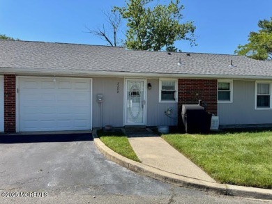 Welcome to this well-maintained Baronet model nestled in the on Greenbriar Woodlands in New Jersey - for sale on GolfHomes.com, golf home, golf lot