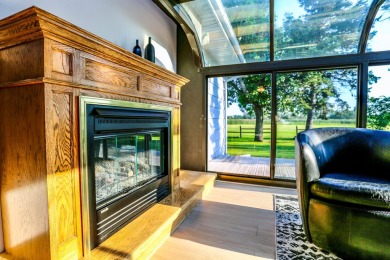 Beautiful Home on Aberdeen's North SideWelcome to this stunning on Lee Park Golf Course in South Dakota - for sale on GolfHomes.com, golf home, golf lot
