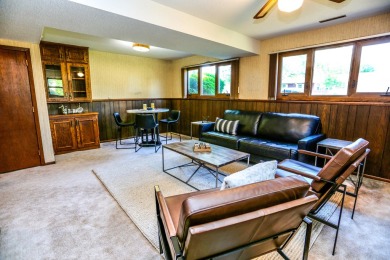 Beautiful Home on Aberdeen's North SideWelcome to this stunning on Lee Park Golf Course in South Dakota - for sale on GolfHomes.com, golf home, golf lot