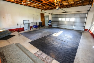 Beautiful Home on Aberdeen's North SideWelcome to this stunning on Lee Park Golf Course in South Dakota - for sale on GolfHomes.com, golf home, golf lot