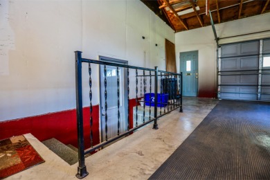 Beautiful Home on Aberdeen's North SideWelcome to this stunning on Lee Park Golf Course in South Dakota - for sale on GolfHomes.com, golf home, golf lot