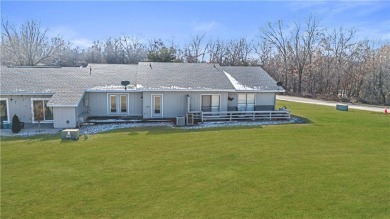 Charming townhome with stunning views of Metfield Golf Course on Bella Vista - Metfield Golf Complex and Country Club in Arkansas - for sale on GolfHomes.com, golf home, golf lot