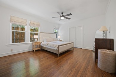 Welcome home to this classic Kessler bungalow, on a picturesque on Stevens Park Golf Course in Texas - for sale on GolfHomes.com, golf home, golf lot