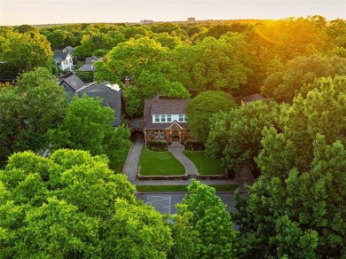 Welcome home to this classic Kessler bungalow, on a picturesque on Stevens Park Golf Course in Texas - for sale on GolfHomes.com, golf home, golf lot