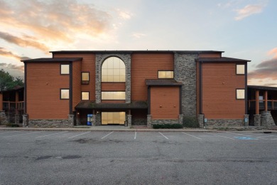 Lofted condo - don't let this pass you by! 2 bedroom lofted on Coldwater Canyon Golf Course in Wisconsin - for sale on GolfHomes.com, golf home, golf lot