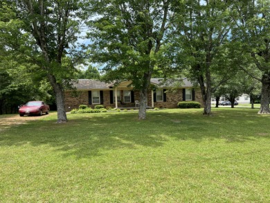 Looking for a great community to live on 1/2 acre lot near lake on Smithville Golf Club in Tennessee - for sale on GolfHomes.com, golf home, golf lot