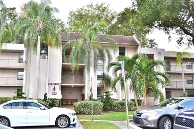 Beautiful 2BR/2BA condo with gorgeous golf course views. Bright on Colony West Country Club in Florida - for sale on GolfHomes.com, golf home, golf lot