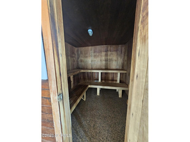 Home for Holidays! Take advantage of these Amazing Holiday on Harbour Point Golf Club in North Carolina - for sale on GolfHomes.com, golf home, golf lot