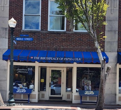 Home for Holidays! Take advantage of these Amazing Holiday on Harbour Point Golf Club in North Carolina - for sale on GolfHomes.com, golf home, golf lot