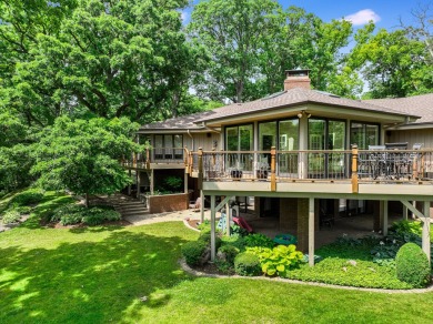 Impeccable executive ranch on 1.89 acre wooded lot overlooking on Buena Vista Golf Course in Illinois - for sale on GolfHomes.com, golf home, golf lot