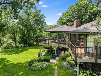 Impeccable executive ranch on 1.89 acre wooded lot overlooking on Buena Vista Golf Course in Illinois - for sale on GolfHomes.com, golf home, golf lot