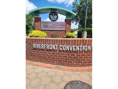 Home for Holidays! Take advantage of these Amazing Holiday on Harbour Point Golf Club in North Carolina - for sale on GolfHomes.com, golf home, golf lot