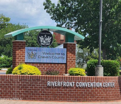 Home for Holidays! Take advantage of these Amazing Holiday on Harbour Point Golf Club in North Carolina - for sale on GolfHomes.com, golf home, golf lot