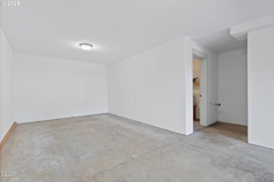 This beautifully crafted home offers the perfect blend of modern on Chinook Winds Golf Resort in Oregon - for sale on GolfHomes.com, golf home, golf lot