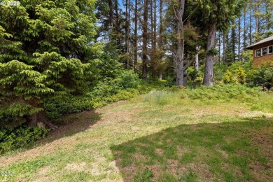 This beautifully crafted home offers the perfect blend of modern on Chinook Winds Golf Resort in Oregon - for sale on GolfHomes.com, golf home, golf lot