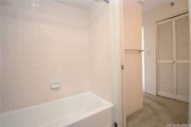 Pearl Regency in Aiea! A convenient 1 bedroom 1 bath pet on Pearl Country Club in Hawaii - for sale on GolfHomes.com, golf home, golf lot