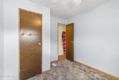 ***LOCATION!*** This well-kept 3 bedroom home features a split on Tucson Estates Golf Course in Arizona - for sale on GolfHomes.com, golf home, golf lot